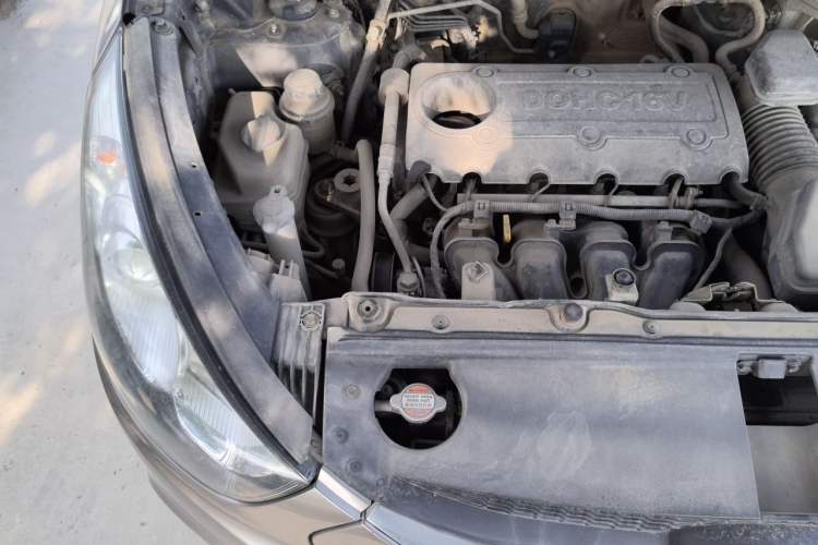 Used Hyundai ix35 2010 2.0L Automatic Two-Wheel Drive Elite Edition GLS Engine Bay Right