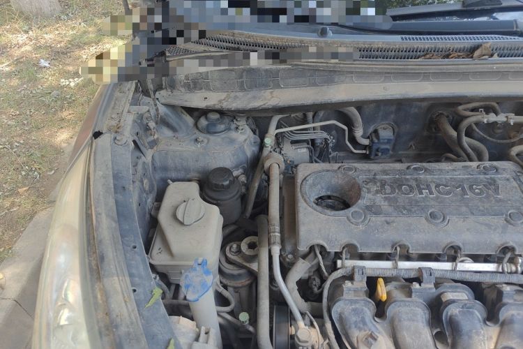 Used Hyundai ix35 2010 2.0L Automatic Two-Wheel Drive Elite Edition GLS Engine Bay Right