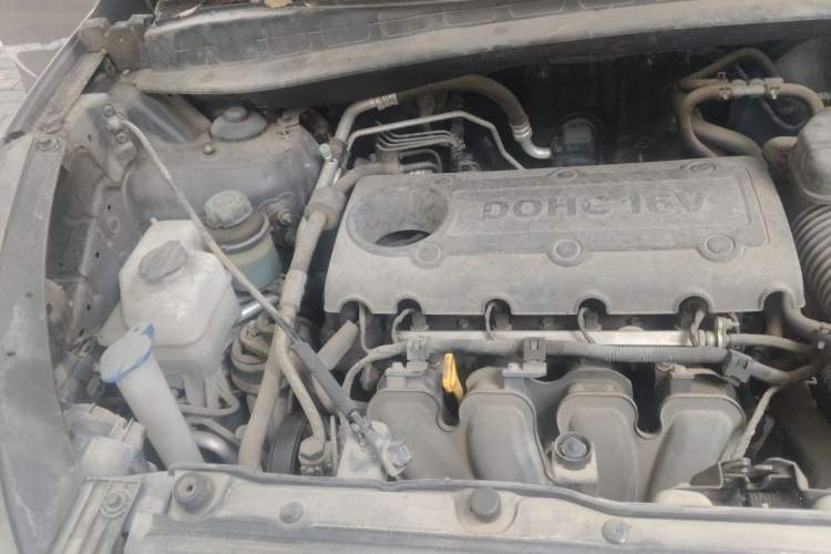 Used Hyundai ix35 2010 2.0L Automatic 4x4 Premium GLS Trim Engine Bay Right