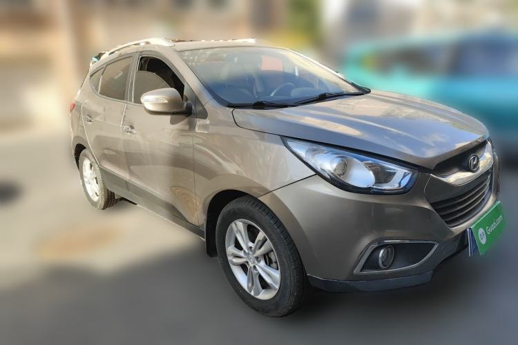 Used Hyundai ix35 2010 2.0L Automatic Two-Wheel Drive Elite Edition GLS Front Right 45 Deg