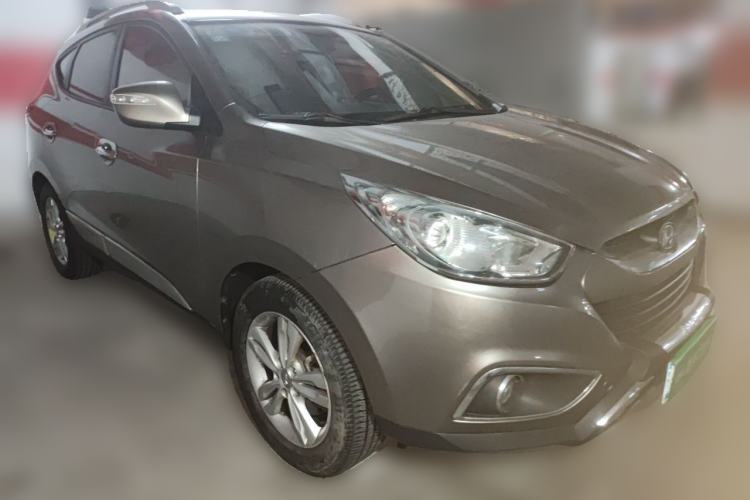 Used Hyundai ix35 2010 2.0L Automatic Two-Wheel Drive Elite Edition GLS Front Right 45 Deg