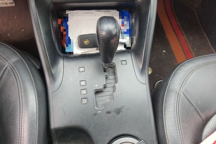 Used Hyundai ix35 2010 2.4L Automatic 4x4 GLS Navigation Edition Gear Lever