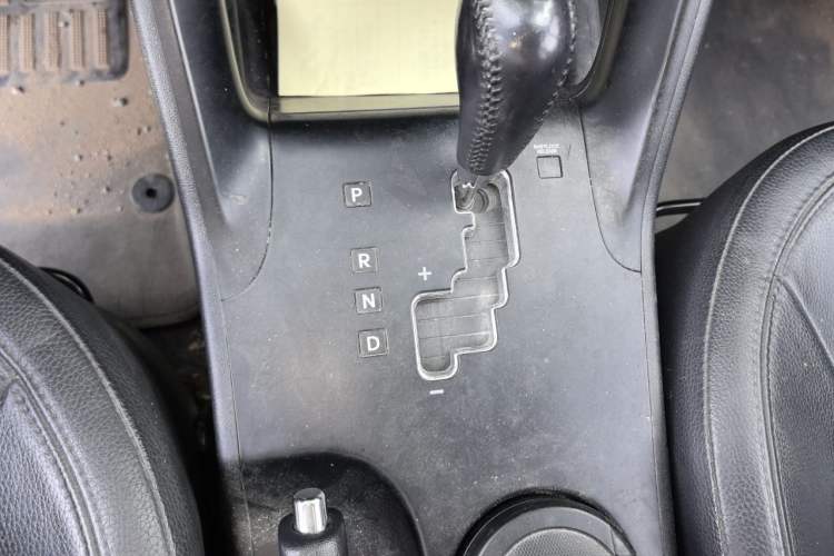 Used Hyundai ix35 2010 2.0L Automatic Two-Wheel Drive Elite Edition GLS Gear Lever