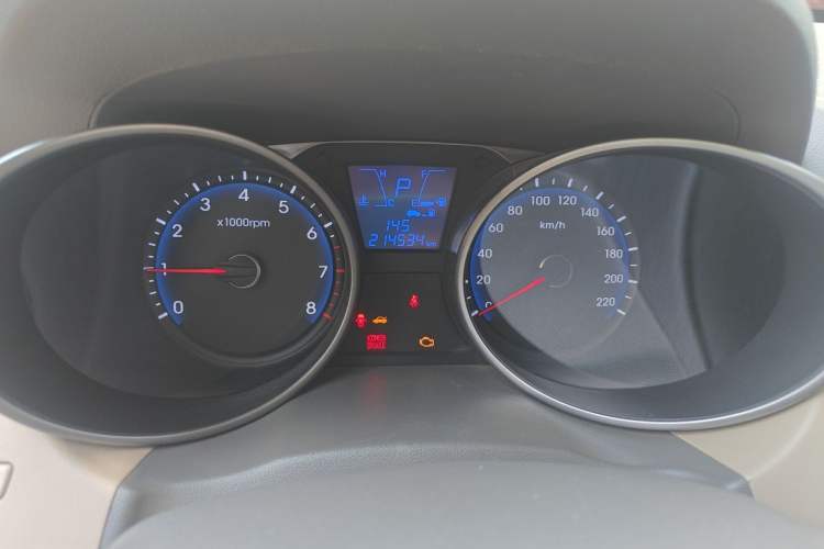 Used Hyundai ix35 2010 2.0L Automatic Two-Wheel Drive Elite Edition GLS Instrument Cluster