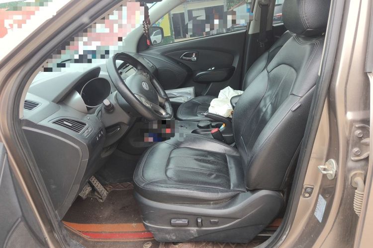Used Hyundai ix35 2010 2.4L Automatic 4x4 GLS Navigation Edition Left Front Seat