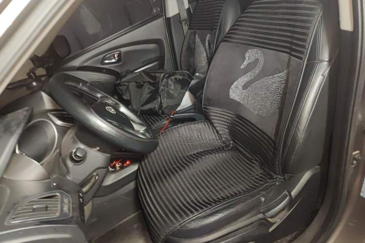 Used Hyundai ix35 2010 2.0L Automatic Two-Wheel Drive Elite Edition GLS Left Front Seat