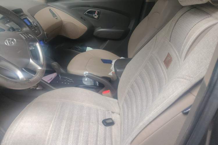 Used Hyundai ix35 2010 2.0L Automatic 4x4 Premium GLS Trim Left Front Seat