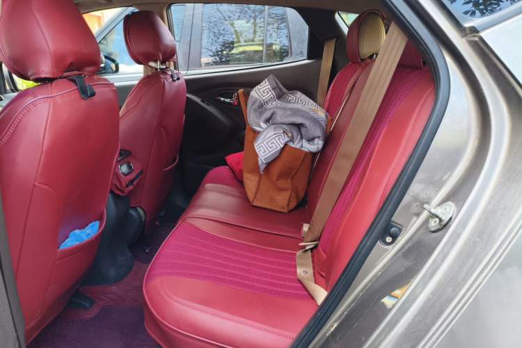 Used Hyundai ix35 2010 2.0L Automatic 4x4 Premium GLS Trim Left Rear Seat