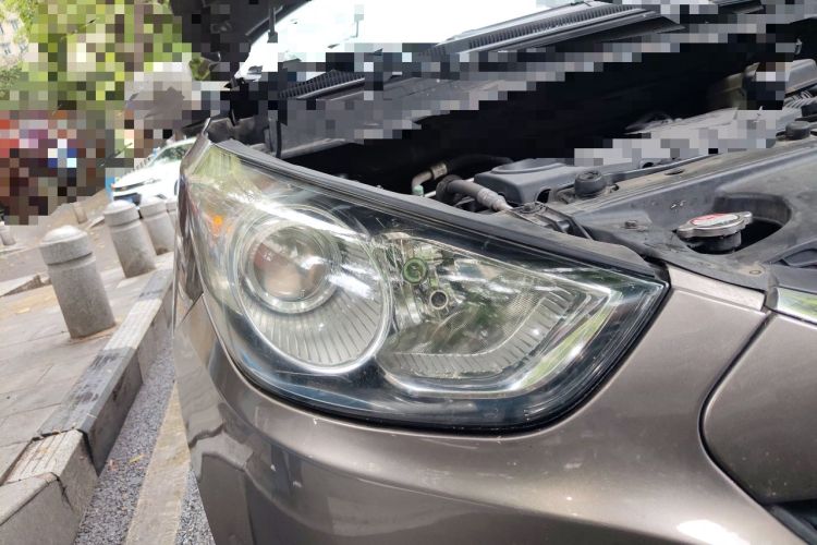 Used Hyundai ix35 2010 2.4L Automatic 4x4 GLS Navigation Edition Right Front Headlight