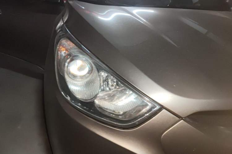 Used Hyundai ix35 2010 2.0L Automatic Two-Wheel Drive Elite Edition GLS Right Front Headlight