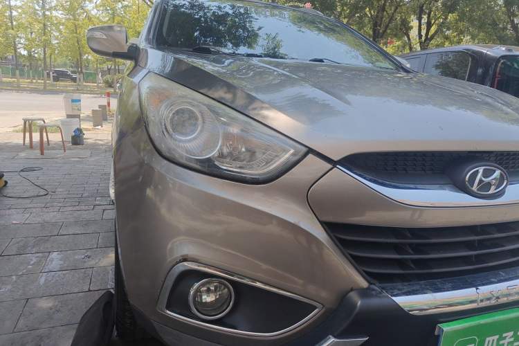Used Hyundai ix35 2010 2.0L Automatic Two-Wheel Drive Elite Edition GLS Right Front Headlight