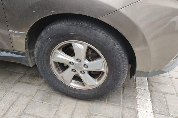 Used Hyundai ix35 2010 2.0L Automatic Two-Wheel Drive New Edition GL Right Front Wheel Hub