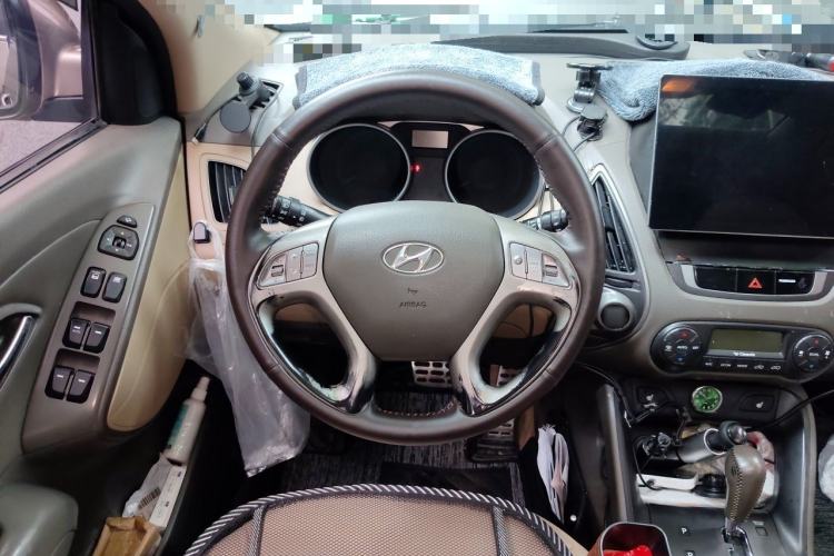 Used Hyundai ix35 2010 2.4L Automatic 4x4 GLS Navigation Edition Steering Wheel