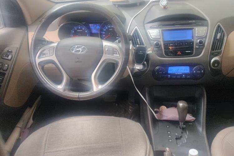 Used Hyundai ix35 2010 2.0L Automatic 4x4 Premium GLS Trim Steering Wheel