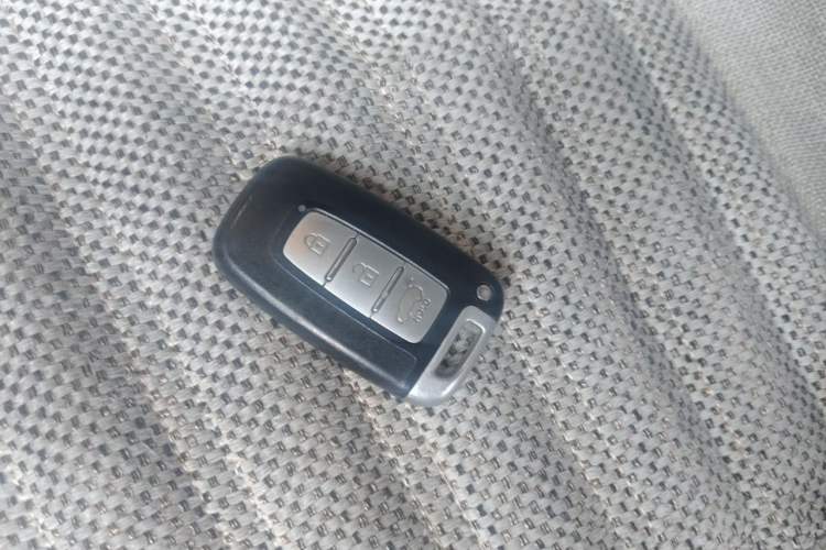Used Hyundai ix35 2010 2.0L Automatic 4x4 Premium GLS Trim Vehicle Key