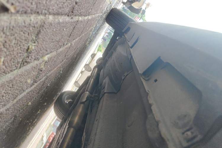 Used Hyundai ix35 2010 2.0L Automatic 4x4 Premium GLS Trim Chassis Front Right
