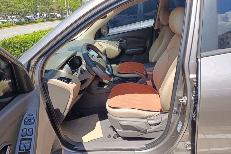 Used Hyundai ix35 2010 2.0L Automatic Two-Wheel Drive Elite Edition GLS Driver Seat