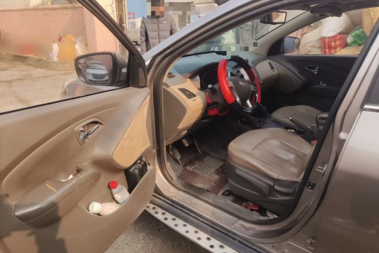 Used Hyundai ix35 2010 2.0L Automatic 4x4 Premium GLS Trim Driver Seat