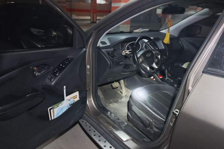 Used Hyundai ix35 2010 2.0L Automatic Two-Wheel Drive Elite Edition GLS Driver Seat