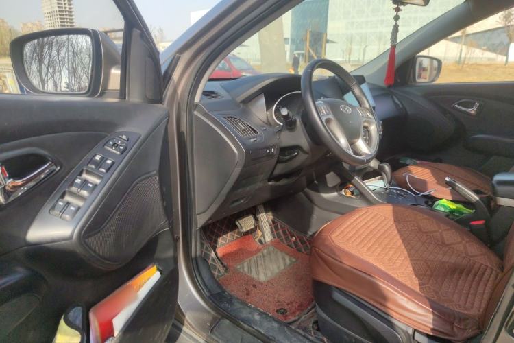 Used Hyundai ix35 2010 2.0L Automatic Two-Wheel Drive Elite Edition GLS Driver Seat