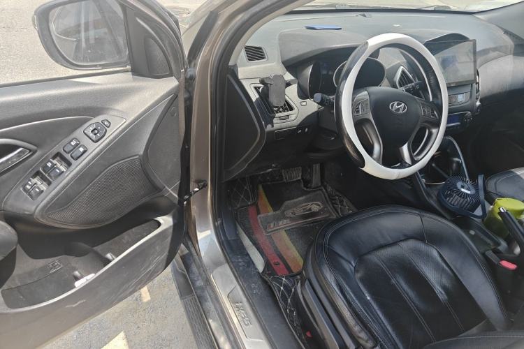 Used Hyundai ix35 2010 2.0L Automatic Two-Wheel Drive Elite Edition GLS Driver Seat