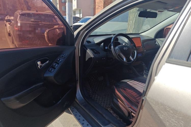 Used Hyundai ix35 2010 2.0L Automatic Two-Wheel Drive Elite Edition GLS Driver Seat