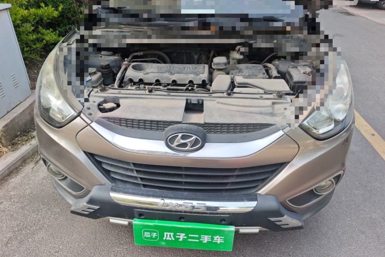 Used Hyundai ix35 2010 2.0L Manual Two-Wheel Drive New Edition GL Engine Bay