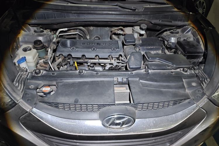 Used Hyundai ix35 2010 2.0L Automatic Two-Wheel Drive Elite Edition GLS Engine Bay