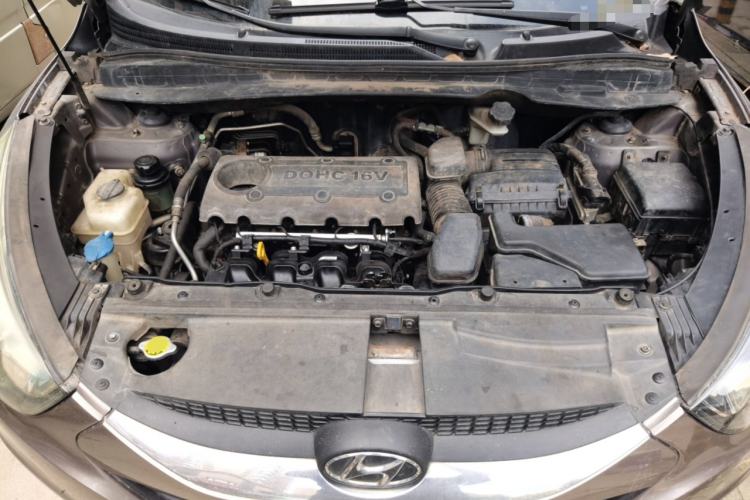 Used Hyundai ix35 2010 2.0L Automatic Two-Wheel Drive Elite Edition GLS Engine Bay
