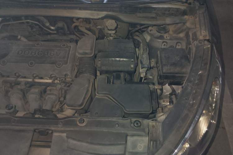 Used Hyundai ix35 2010 2.0L Automatic Two-Wheel Drive Elite Edition GLS Engine Bay Left