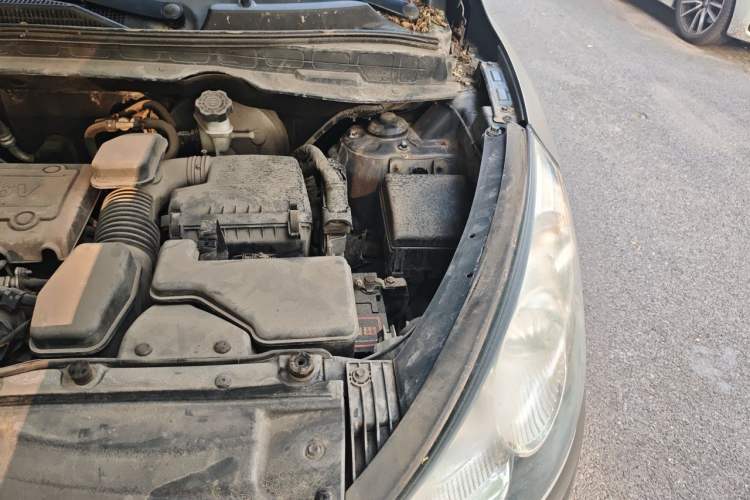 Used Hyundai ix35 2010 2.0L Automatic Two-Wheel Drive Elite Edition GLS Engine Bay Left