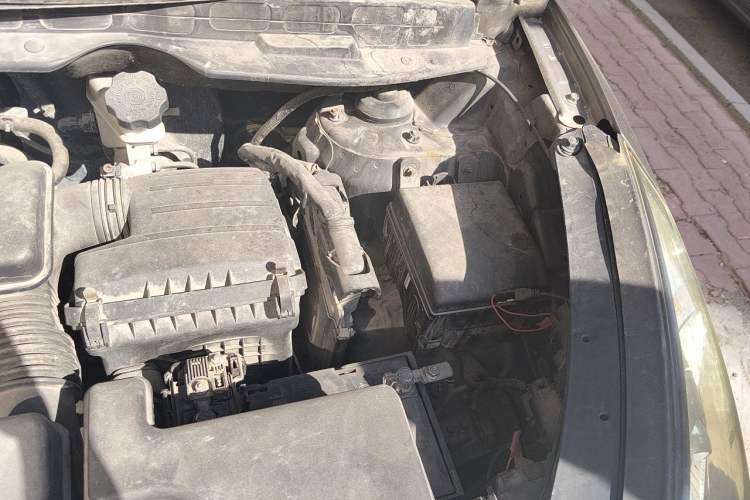 Used Hyundai ix35 2010 2.4L Automatic 4x4 GLS Navigation Edition Engine Bay Left