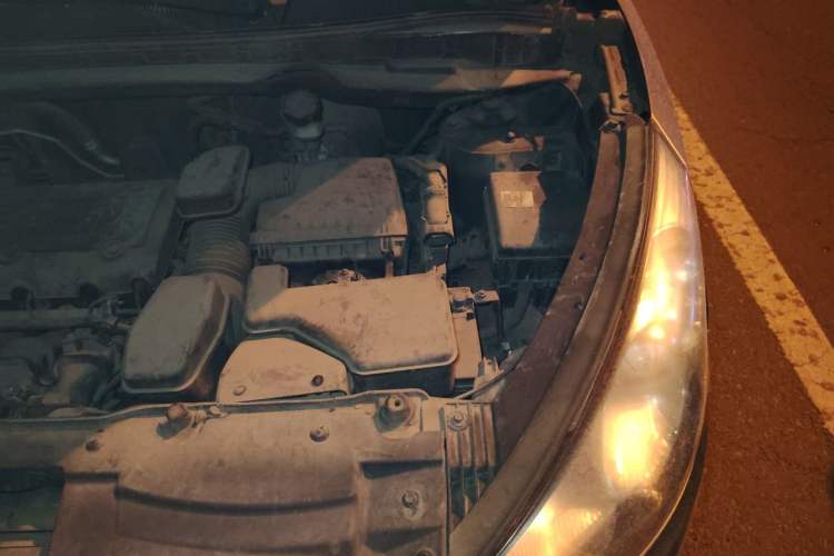 Used Hyundai ix35 2010 2.0L Automatic Two-Wheel Drive New Edition GL Engine Bay Left