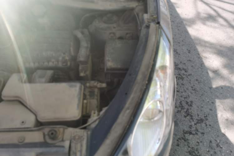 Used Hyundai ix35 2010 2.0L Automatic Two-Wheel Drive New Edition GL Engine Bay Left