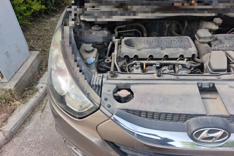 Used Hyundai ix35 2010 2.0L Manual Two-Wheel Drive New Edition GL Engine Bay Right