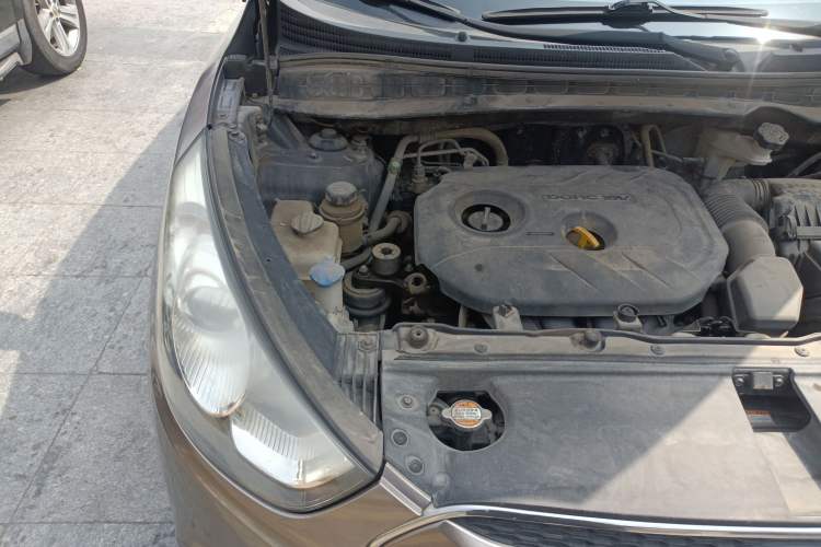 Used Hyundai ix35 2010 2.0L Manual Two-Wheel Drive New Edition GL Engine Bay Right