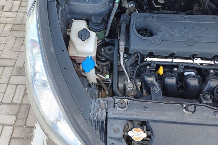 Used Hyundai ix35 2010 2.0L Automatic Two-Wheel Drive Elite Edition GLS Engine Bay Right