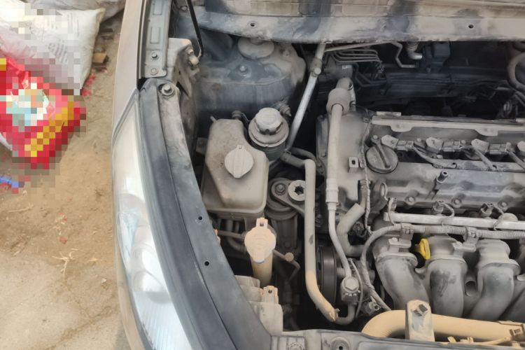 Used Hyundai ix35 2010 2.0L Automatic 4x4 Premium GLS Trim Engine Bay Right