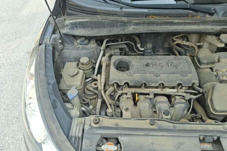 Used Hyundai ix35 2010 2.0L Automatic Two-Wheel Drive New Edition GL Engine Bay Right