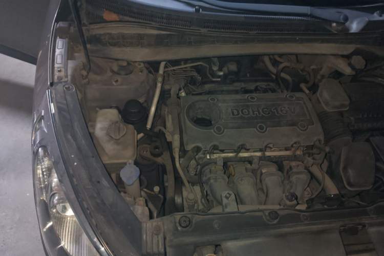 Used Hyundai ix35 2010 2.0L Automatic Two-Wheel Drive Elite Edition GLS Engine Bay Right