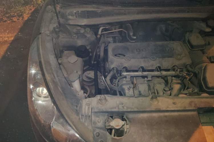 Used Hyundai ix35 2010 2.0L Automatic Two-Wheel Drive New Edition GL Engine Bay Right