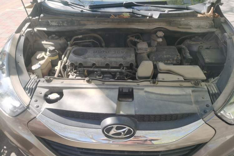 Used Hyundai ix35 2010 2.0L Automatic Two-Wheel Drive New Edition GL Engine Bay