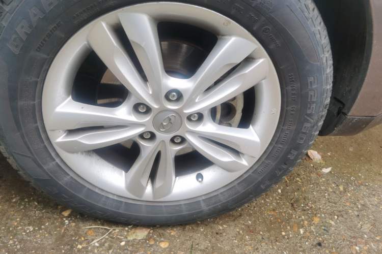 Used Hyundai ix35 2010 2.0L Automatic Two-Wheel Drive Elite Edition GLS Exterior 7