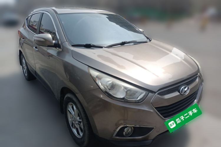 Used Hyundai ix35 2010 2.0L Manual Two-Wheel Drive New Edition GL Front Right 45 Deg