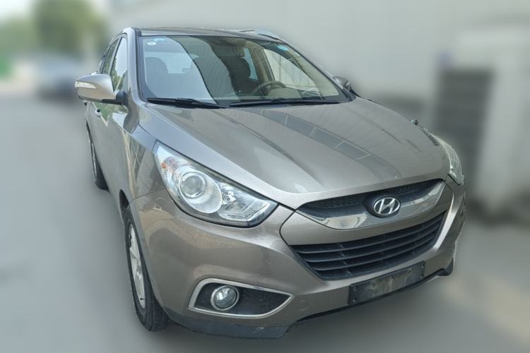 Used Hyundai ix35 2010 2.0L Automatic Two-Wheel Drive New Edition GL Front Right 45 Deg