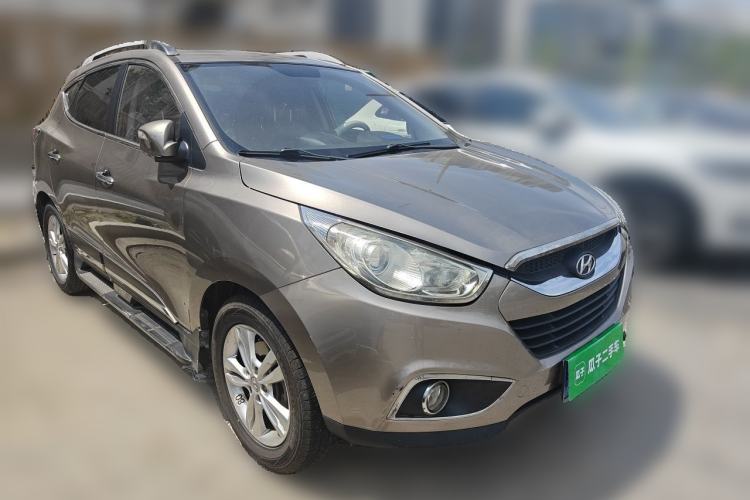 Used Hyundai ix35 2010 2.0L Automatic Two-Wheel Drive Elite Edition GLS Front Right 45 Deg