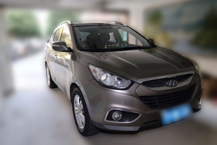 Used Hyundai ix35 2010 2.0L Automatic Two-Wheel Drive Elite Edition GLS Front Right 45 Deg