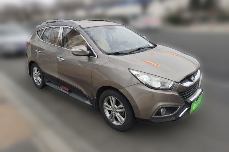 Used Hyundai ix35 2010 2.0L Automatic Two-Wheel Drive Elite Edition GLS Front Right 45 Deg
