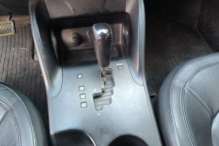 Used Hyundai ix35 2010 2.0L Automatic Two-Wheel Drive Elite Edition GLS Gear Lever