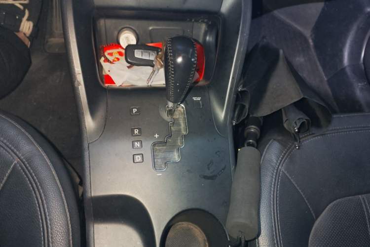 Used Hyundai ix35 2010 2.0L Automatic Two-Wheel Drive Elite Edition GLS Gear Lever